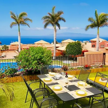 Mit Meerblick Und Pool Direkt Am Golfplatz Von Adeje Holiday home Costa Adeje (Tenerife)